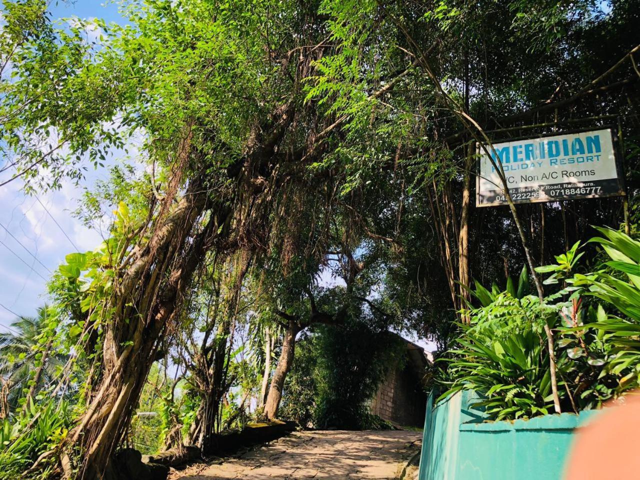 Meridian Holiday Resort Ratnapura Exterior foto